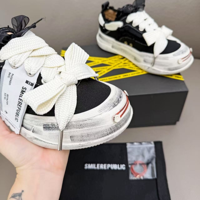 Smilerepublic Canvas Shoes